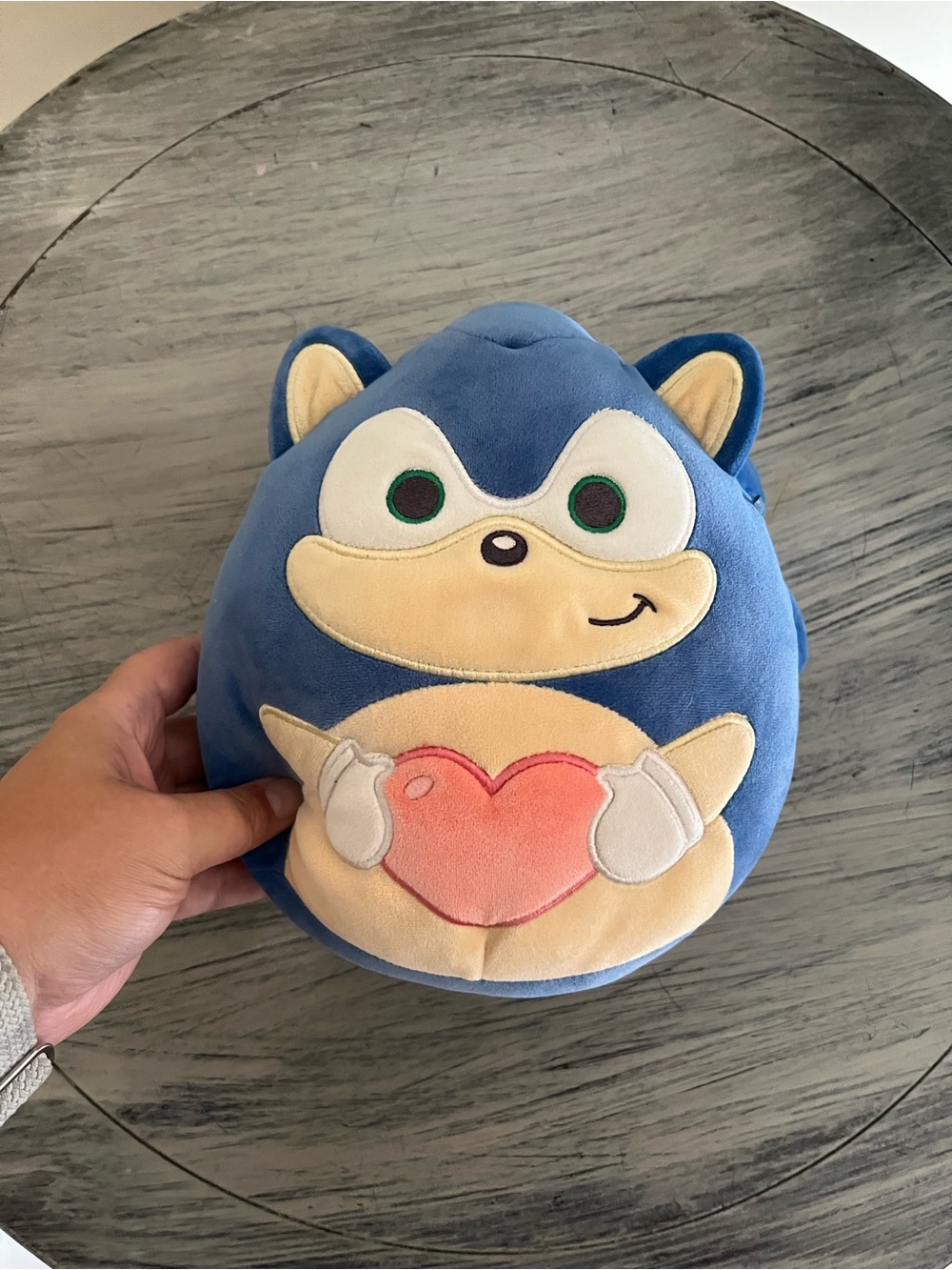 Squishmallows Sonic the Hedgehog Valentine’s Day 8” Plush – Holding Pink Heart